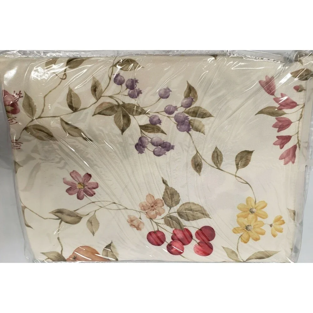 1 Printed Fabric Tablecloth, 60